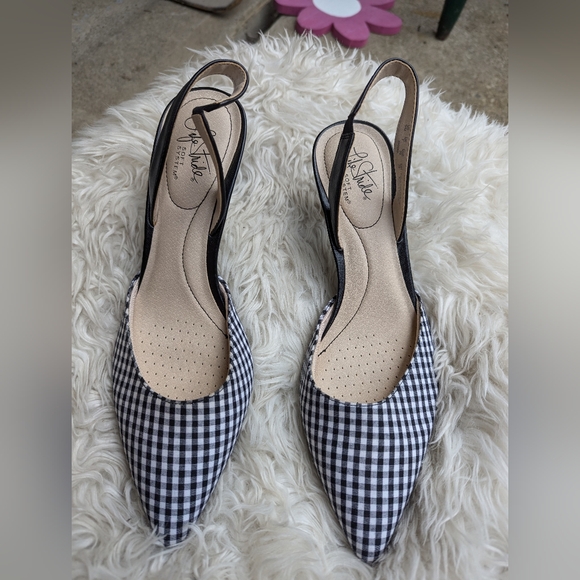NWOT Women's Life Stride Gingham Black & White Slingbacks Size 9 - Picture 1 of 5